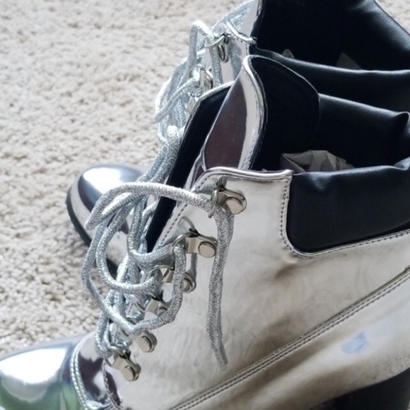 Metallic Patent Leather Chrome Silver lace up chunky high heel ankle boots Y2K - Picture 7 of 15